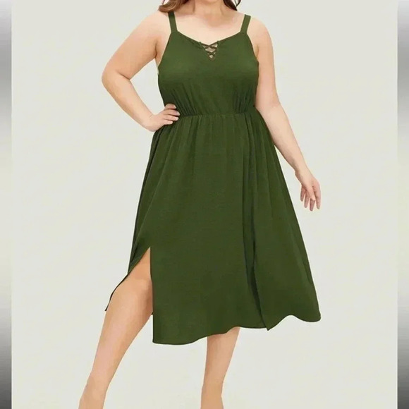 NWT!Army green crisscross spaghetti strap split hem dress size 26 or 4X - Picture 1 of 10